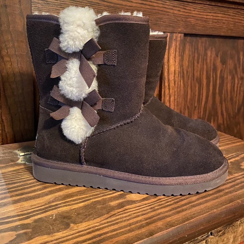 Girls koolaburra by Ugg boots